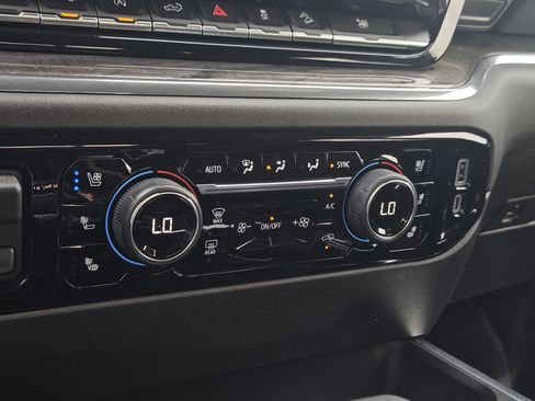 Used 2023 Chevrolet Silverado 1500 LTZ image 25