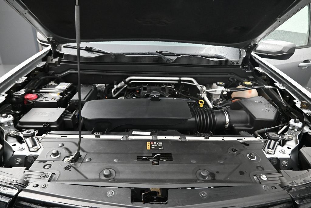 Used 2023 Chevrolet Colorado LT AWD/4WD image 15
