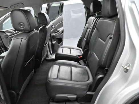 Used 2020 GMC Acadia SLT FWD image 30