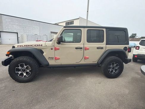 Used 2022 Jeep Wrangler Unlimited Rubicon w/ Cold Weather Group AWD/4WD image 4