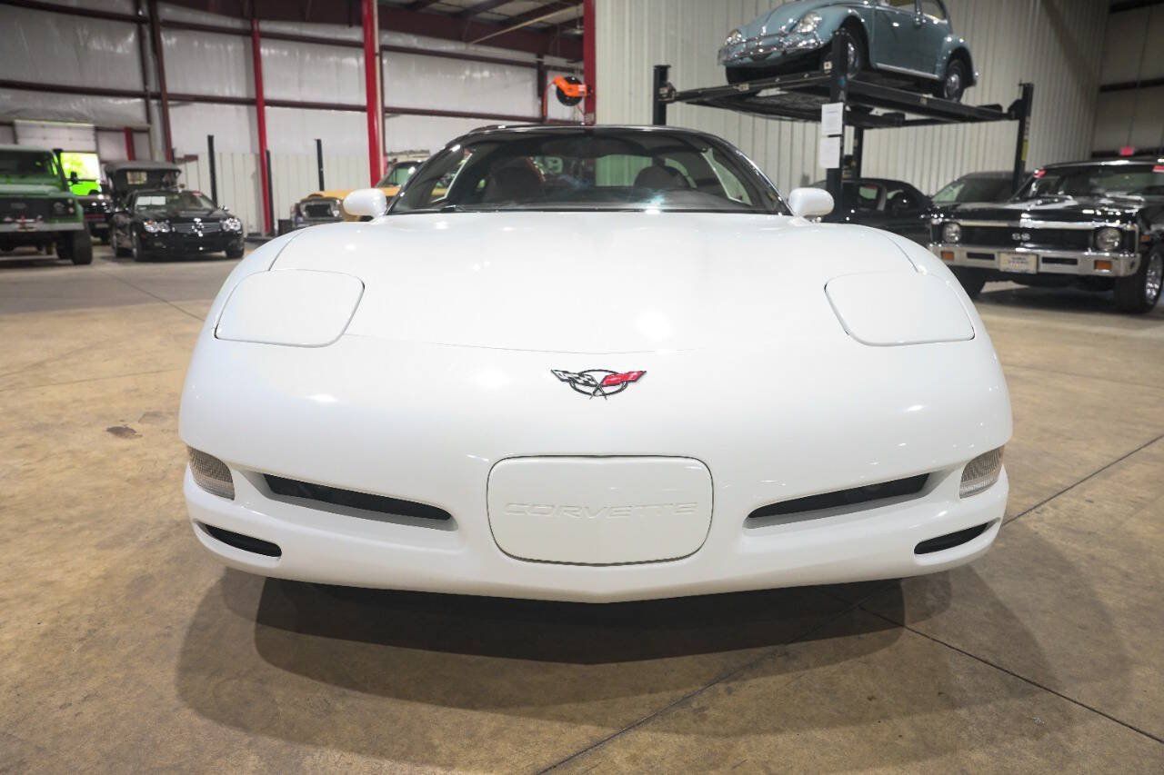 Used 1998 Chevrolet Corvette Coupe RWD image 13