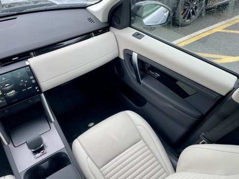 Certified 2024 Land Rover Discovery Sport S image 18