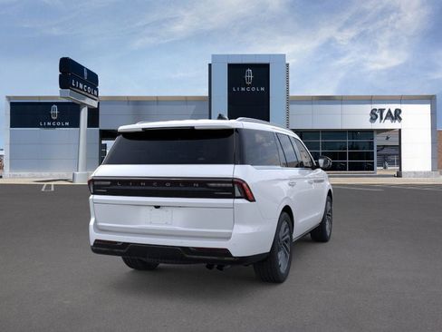 New 2025 Lincoln Navigator Reserve image 8