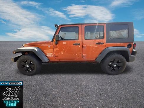 Used 2011 Jeep Wrangler Unlimited Sport w/ Connectivity Group AWD/4WD image 5