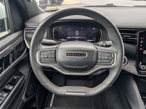 Used 2022 Jeep Wagoneer Series II image 14