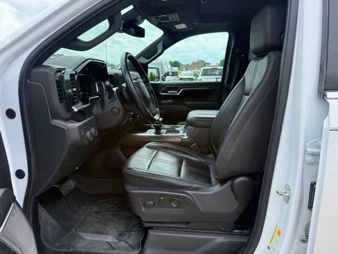 Used 2024 Chevrolet Silverado 1500 High Country w/ High Country Premium Package AWD/4WD image 11