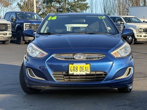 Used 2016 Hyundai Accent SE image 2