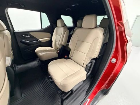 Certified 2023 Chevrolet Traverse LT w/ LT Premium Package FWD image 26