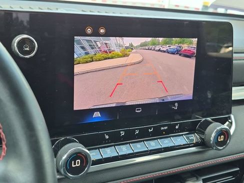 Used 2023 Chevrolet Colorado Z71 w/ Z71 Convenience Package 2 AWD/4WD image 17