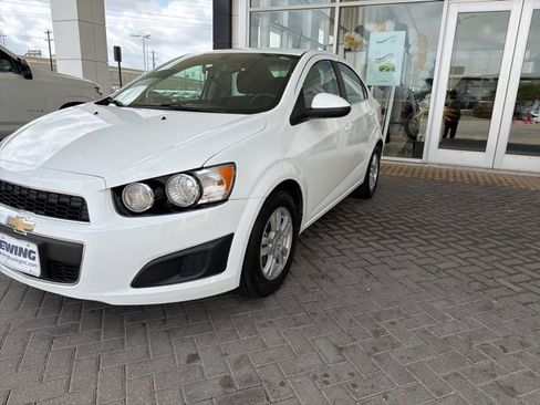 Used 2015 Chevrolet Sonic LT image 2