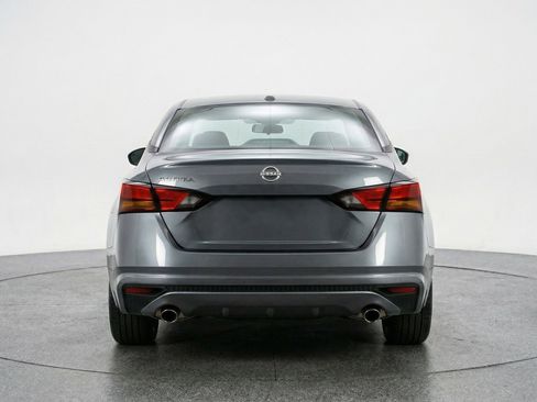 Used 2025 Nissan Altima 2.5 SV image 7