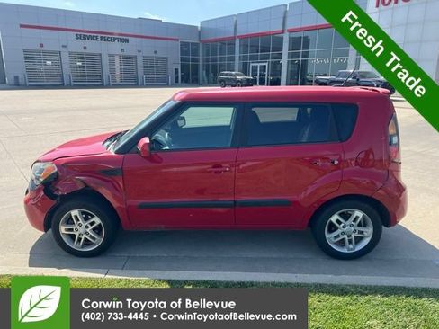 Used 2011 Kia Soul + FWD image 7