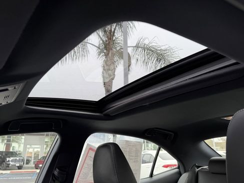 Used 2018 Lexus IS 350 image 21