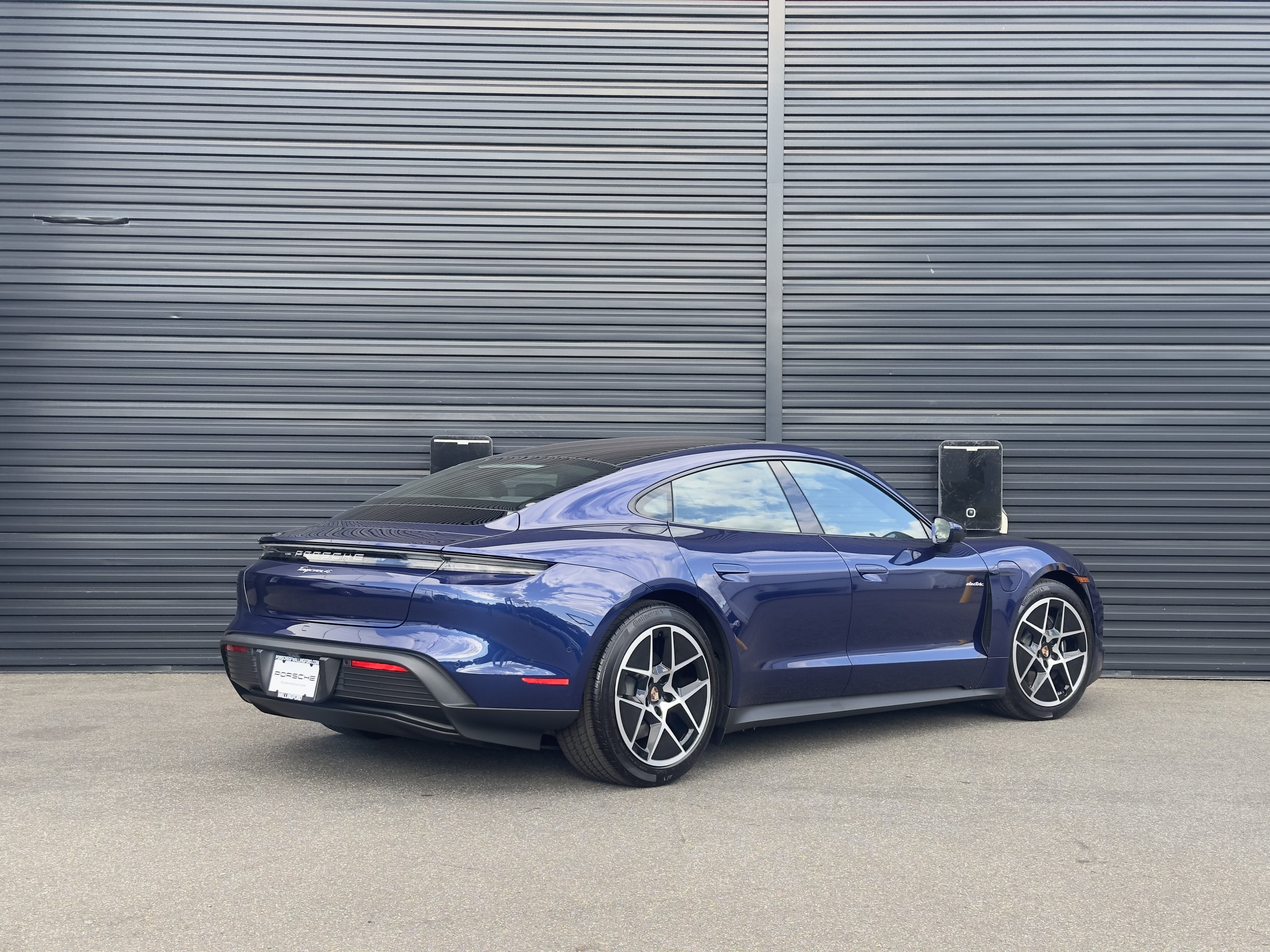 Certified 2025 Porsche Taycan AWD/4WD image 9