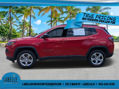 Used 2023 Jeep Compass Latitude AWD/4WD image 6