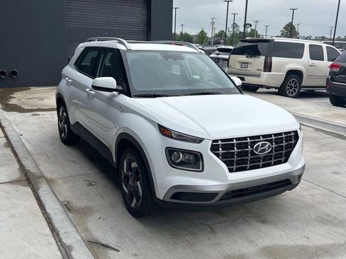 New 2026 Hyundai Venue SEL image 3