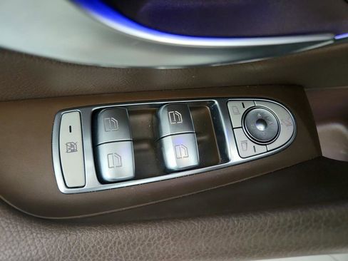 Used 2017 Mercedes-Benz E 300 4MATIC image 22