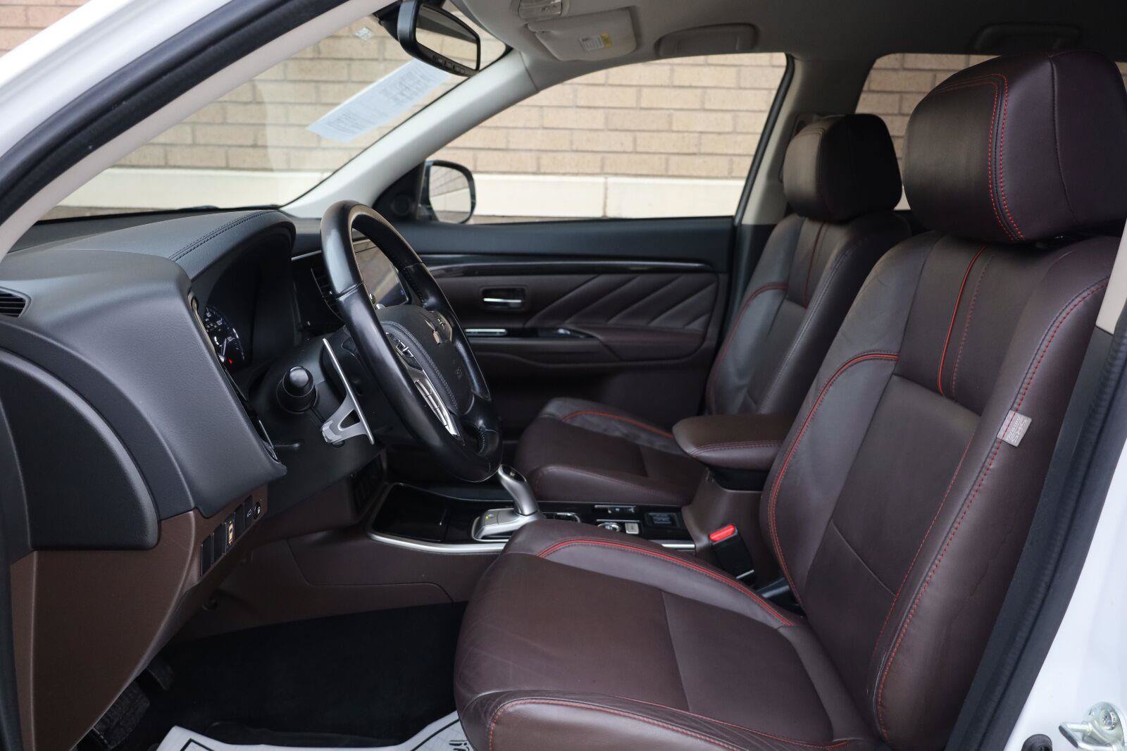 Used 2018 Mitsubishi Outlander GT AWD/4WD image 17