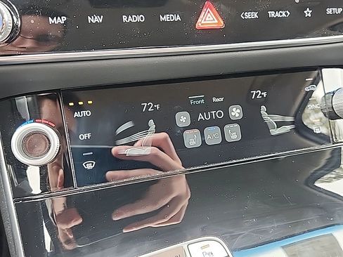 Used 2026 Genesis GV70 2.5T image 13