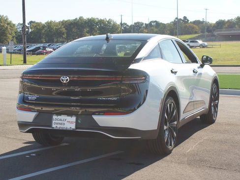 Used 2025 Toyota Crown Platinum image 20
