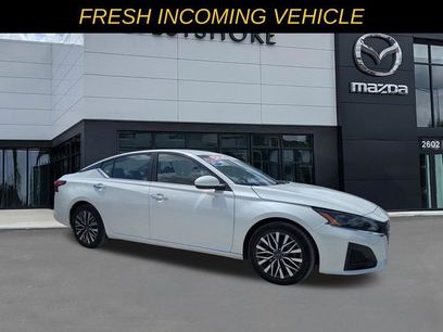 Used 2023 Nissan Altima 2.5 SV