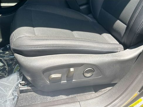 Used 2024 Chevrolet Equinox EV LT FWD image 21