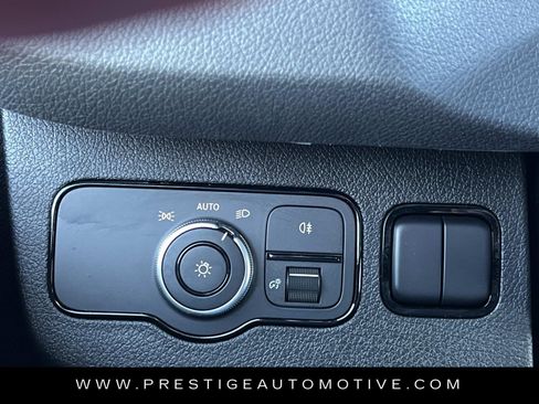 Used 2024 Mercedes-Benz Sprinter 2500 image 32