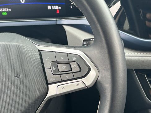 Used 2024 Volkswagen Taos SE image 24