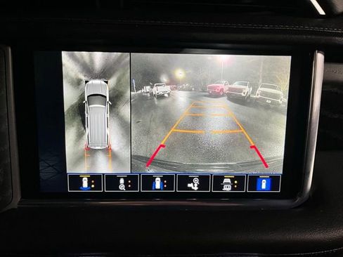 Used 2022 GMC Yukon Denali w/ Denali Premium Package image 45