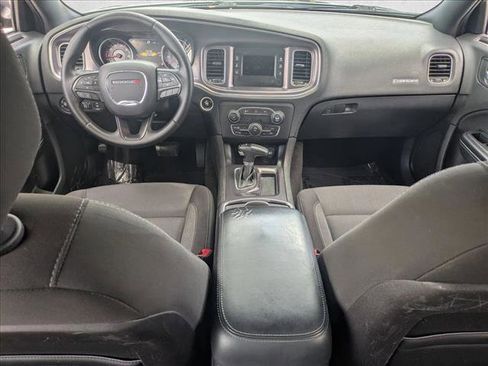 Used 2015 Dodge Charger SE w/ Sport Appearance Group image 16