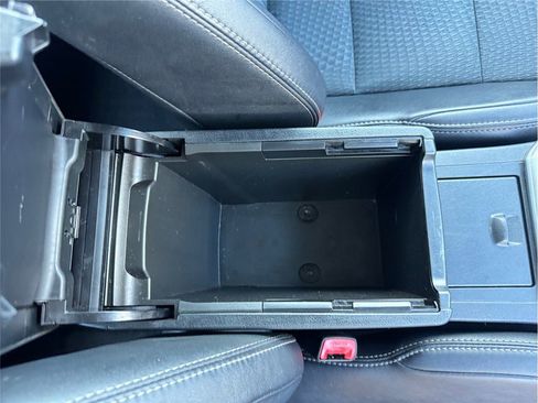 Used 2014 Toyota Camry SE FWD image 22