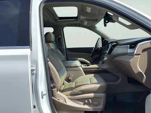 Used 2019 GMC Yukon XL SLT w/ Open Road Package AWD/4WD image 11