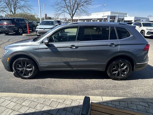 Certified 2024 Volkswagen Tiguan SE image 4