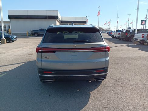 Used 2025 Buick Enclave Preferred image 4