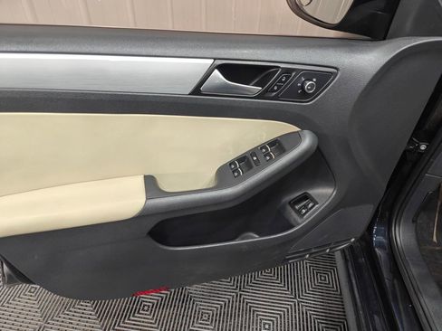 Used 2013 Volkswagen Jetta Hybrid Sedan FWD image 34