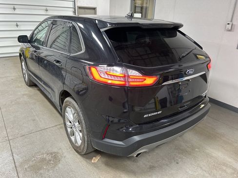 Used 2022 Ford Edge Titanium image 3