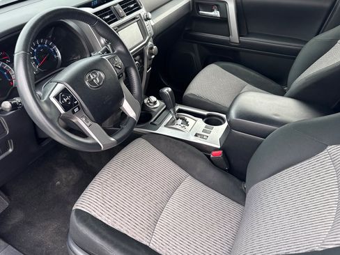 Used 2019 Toyota 4Runner SR5 AWD/4WD image 4