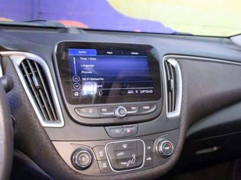 Used 2020 Chevrolet Malibu LS image 17
