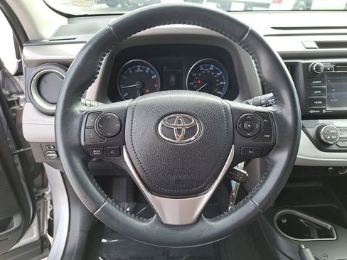 Used 2017 Toyota RAV4 XLE image 19