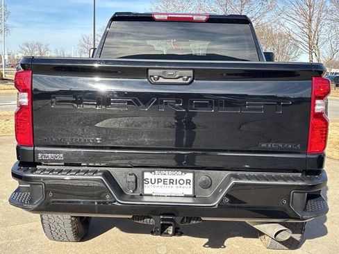 Used 2025 Chevrolet Silverado 2500 Custom w/ Custom Value Package image 5