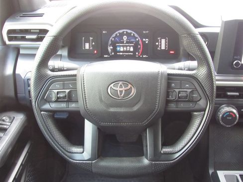 Certified 2025 Toyota Tacoma SR5 AWD/4WD image 25