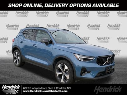 Used 2025 Volvo XC40 B5 Plus
