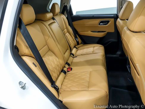 Used 2022 Nissan Rogue Platinum w/ Head-Up Display Package image 33