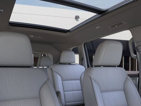 New 2026 Buick Enclave Avenir image 24
