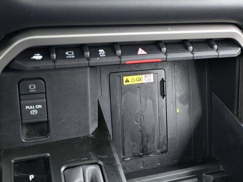 Used 2023 Toyota Tundra Limited AWD/4WD image 25