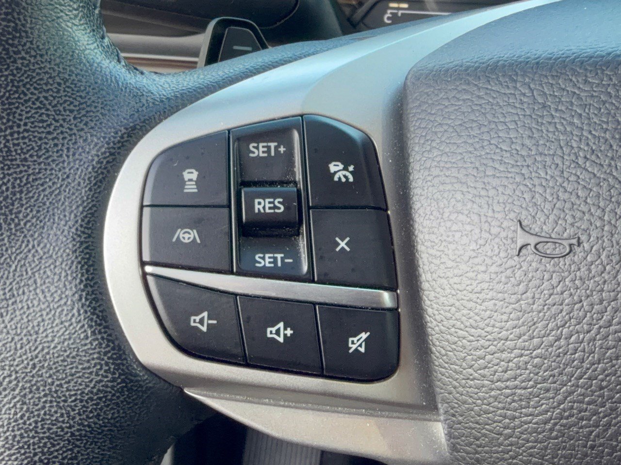 Used 2021 Ford Explorer Limited w/ Equipment Group 301A RWD image 18