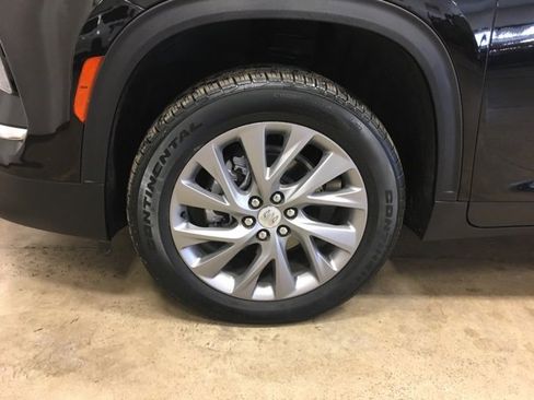 Used 2025 Buick Enclave Preferred image 11