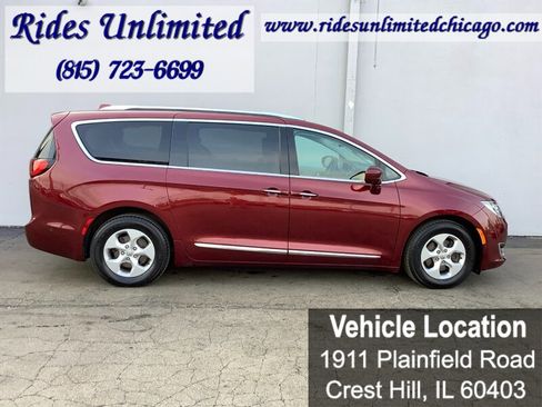 Used 2017 Chrysler Pacifica Touring-L Plus w/ Advanced Safetytec Group FWD image 4