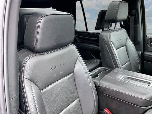 Used 2024 GMC Yukon Denali w/ Denali Reserve Package AWD/4WD image 29