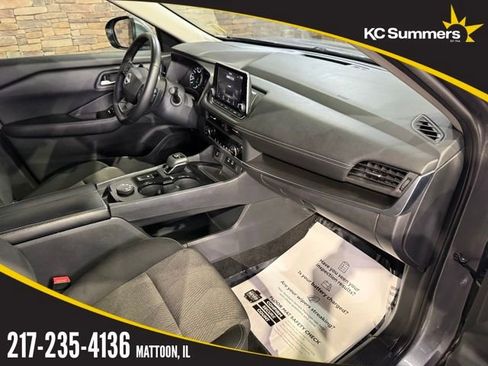 Certified 2025 Nissan Rogue SV image 29